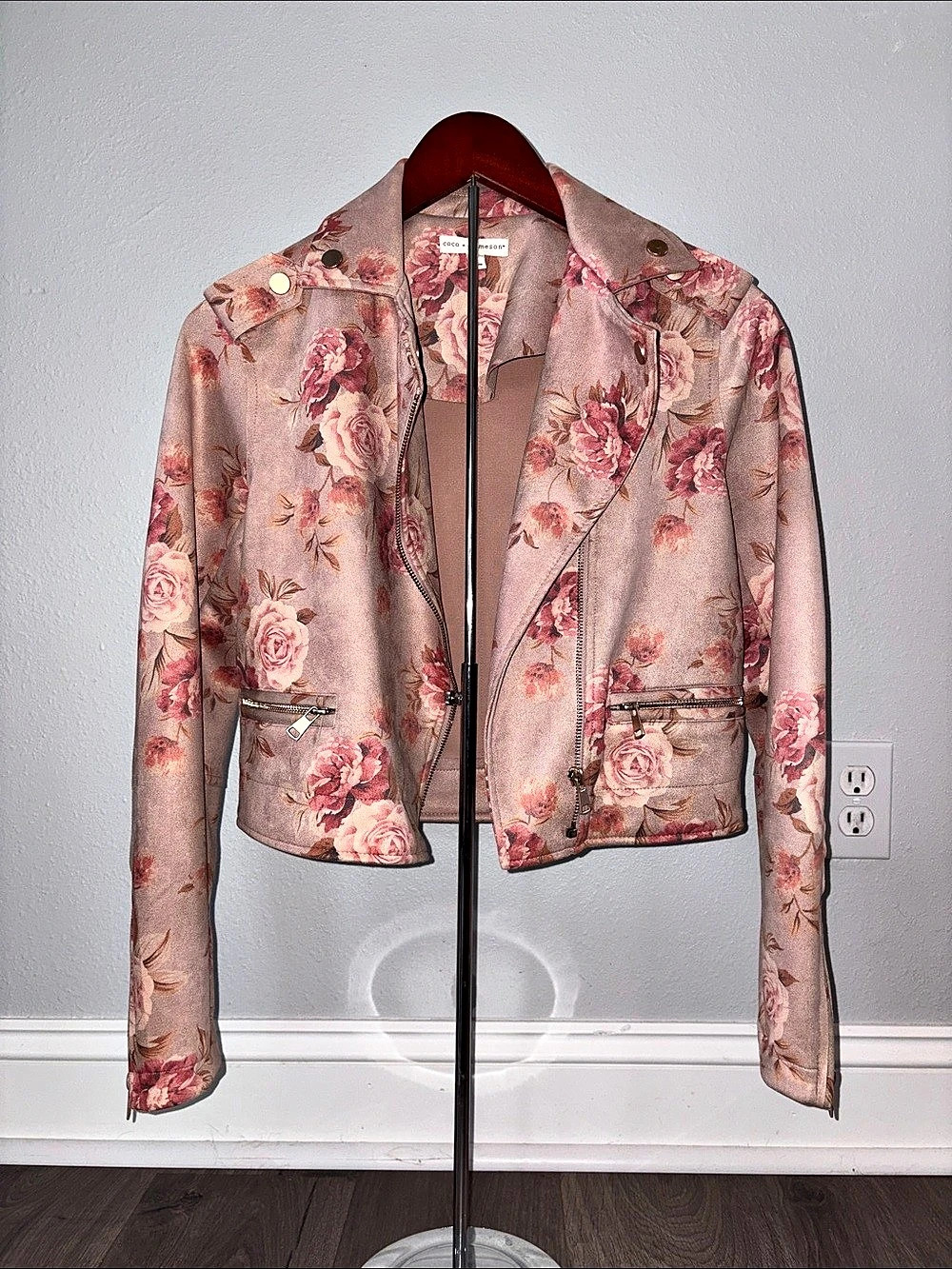 COCO + JAIMESON Floral Zip Jacket in Pink Small